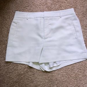 Nine West white lined shorts with slash front pockets